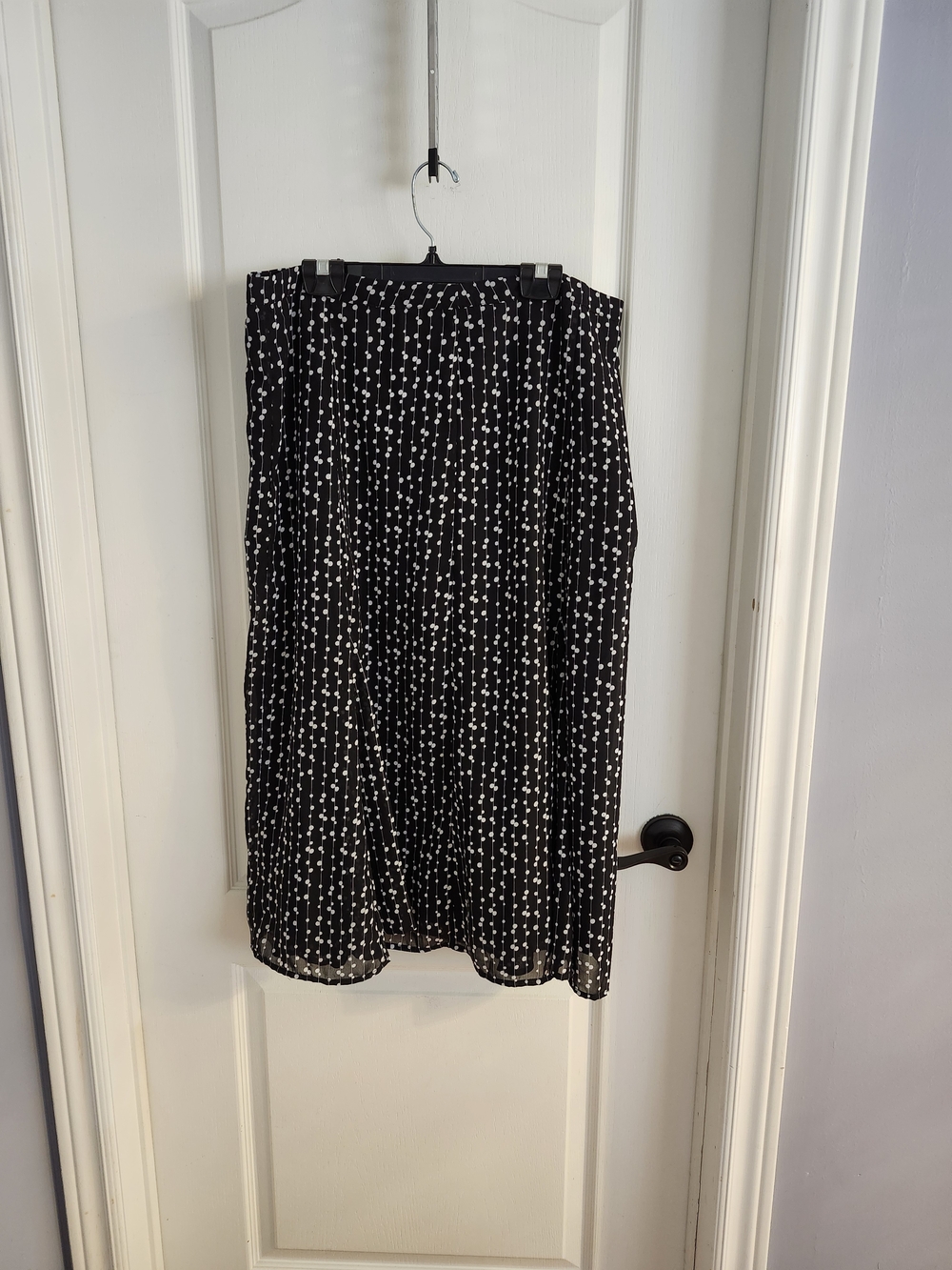 New Black and White Polka Dot Pleated Midi Skirt